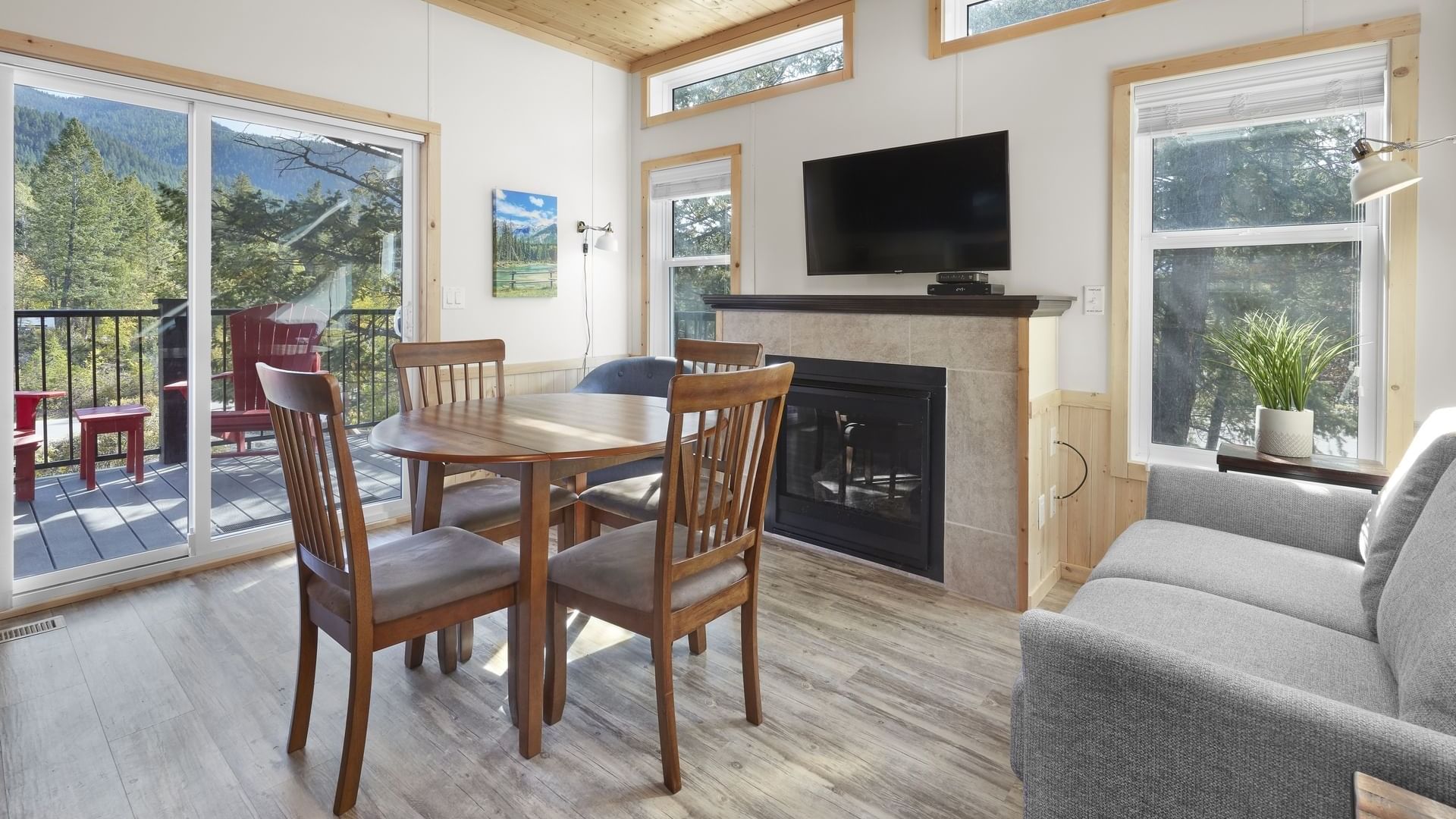 Mountain View Cabin Fairmont Hot Springs Resort