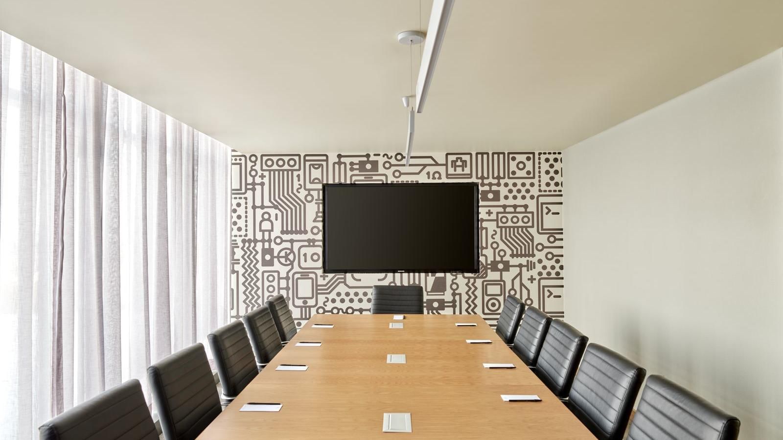 Executive meeting room arrangement at FA Viaducto Aeropuerto