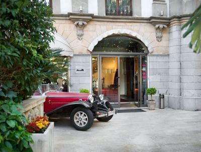 Bugatti at Gran Hotel Sóller in Majorca