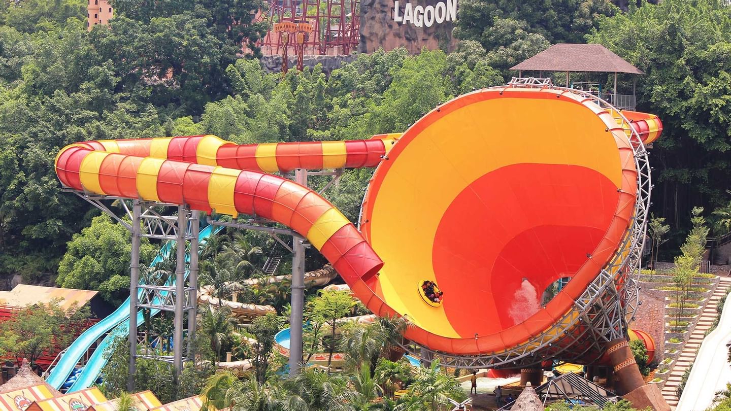 Vuvuzela at Water Park near Sunway Hotel Pyramid