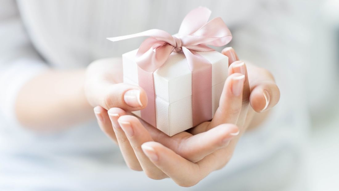 Close-up of Gift Box at Pullman Palm Cove Sea Temple Resort