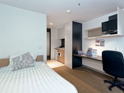 Studio Deluxe Bedroom