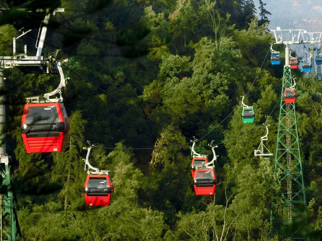 Cable cars in San Cristobal Hill at Hotel Plaza San Francisco