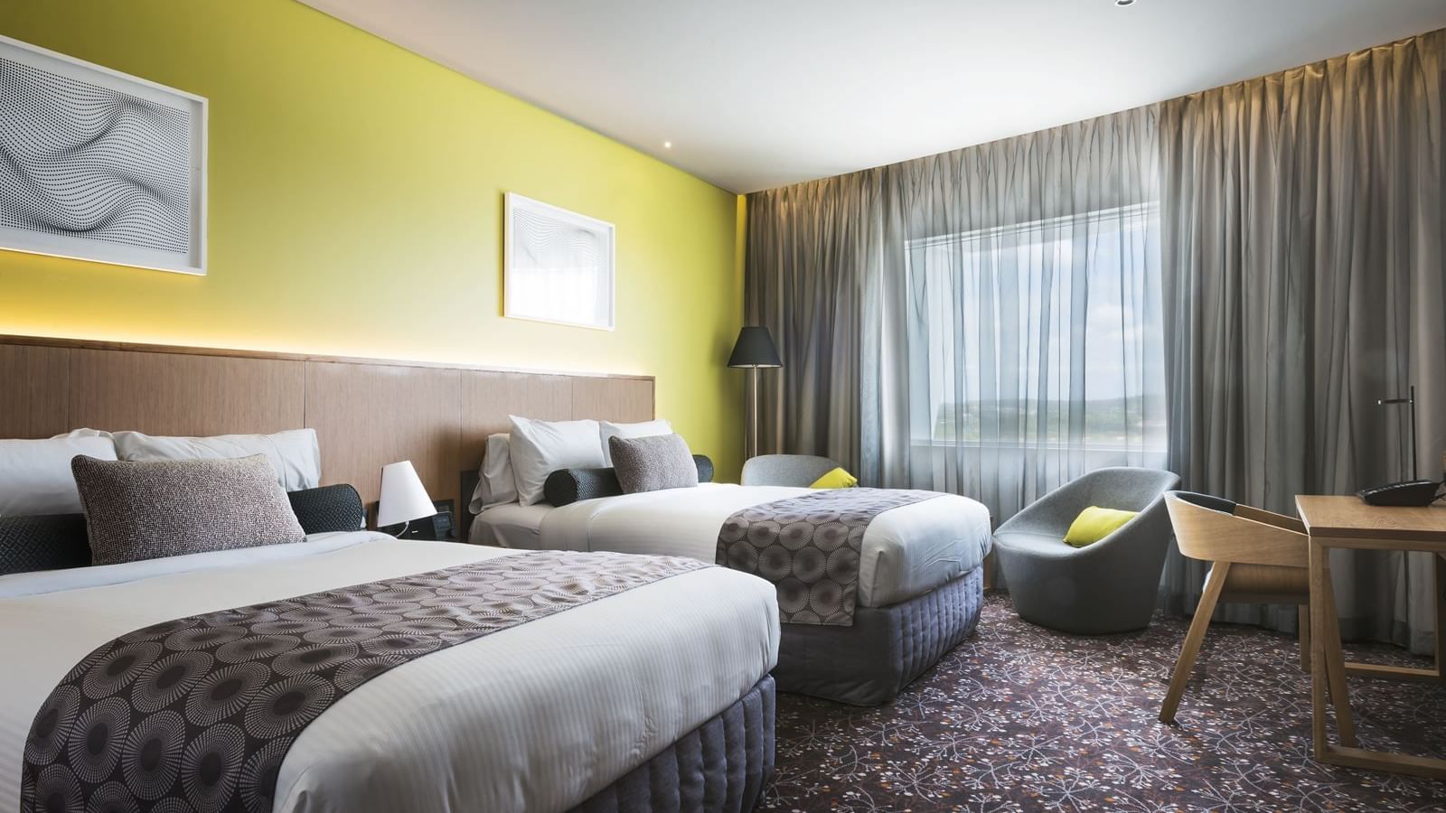 Standard Twin Queen Room at Mercure Sydney Liverpool 