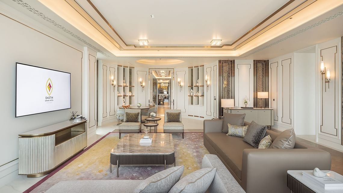 Private Access Penthouse Suite Reference: Penthouse Suite With Lounge Access In A Hotel Near Bts