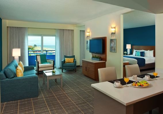 Living & dining area in Junior King Suite at Ocean Place