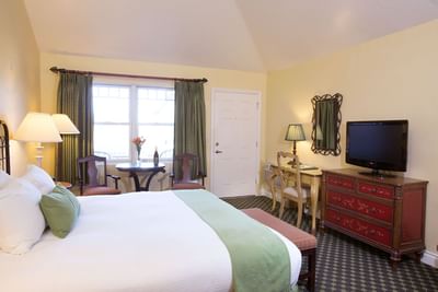 Room with king bed