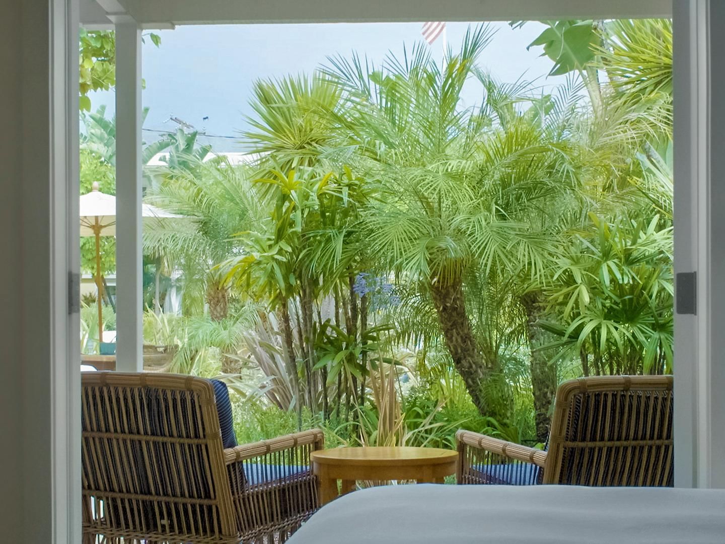 Outdoor sitting area in Deluxe King Rooms at Catalina Island Company, one of the catalina island rooms