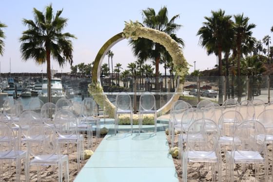 Outdoor wedding ceremony arranged at Hotel Coral y Marina