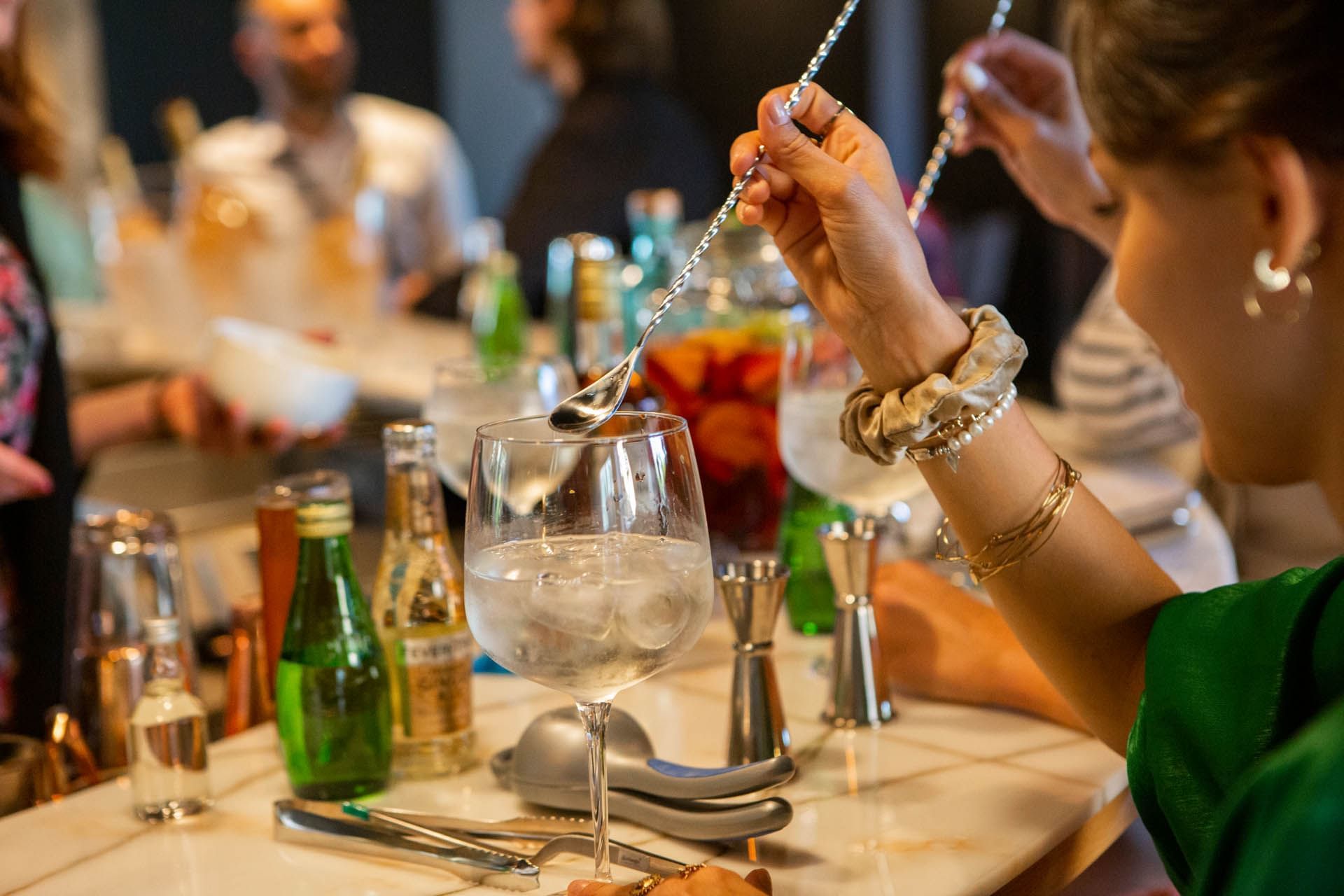 Prendre un verre au bar, Oceania Paris Porte de Versailles