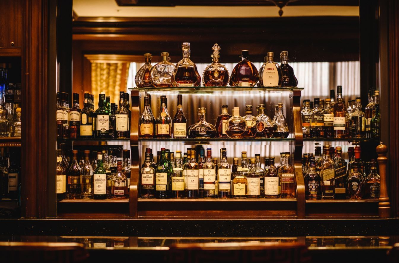 Photo of Rowes Wharf Bar