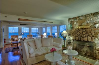 Beach House Inn Lobby