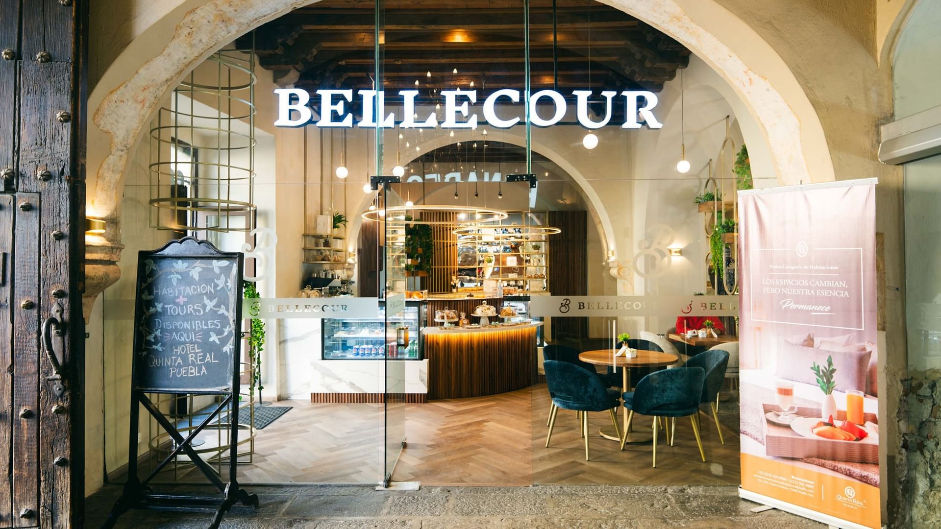 Bellecour Bakery & Coffee en la entrada de Quinta Real Puebla en Heroica Puebla de Zaragoza.