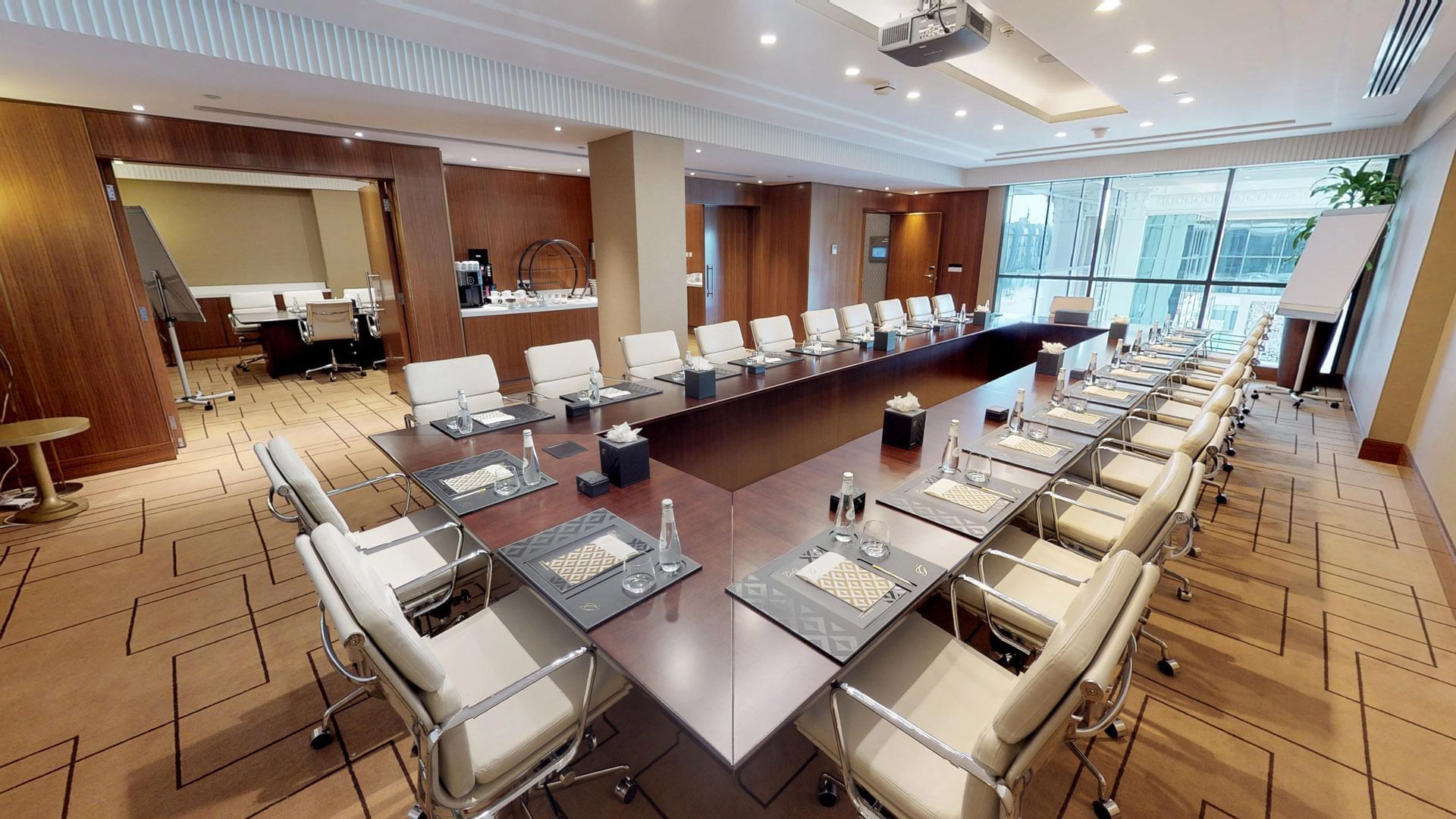 Meeting room for large corporate events at Hotel Galleria