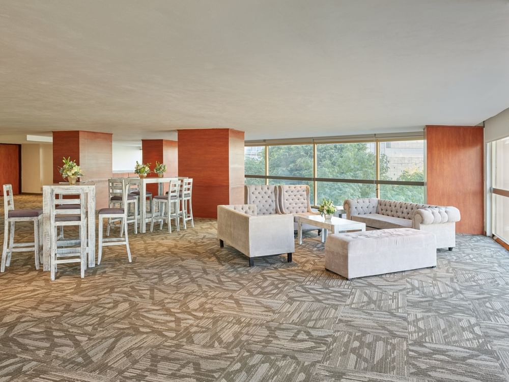 The waiting area in Veracruz room at FA Hotels & Resorts
