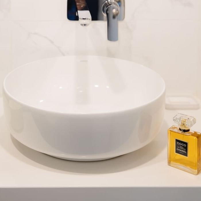 Bathrooms at the Ibis Sydney World Square