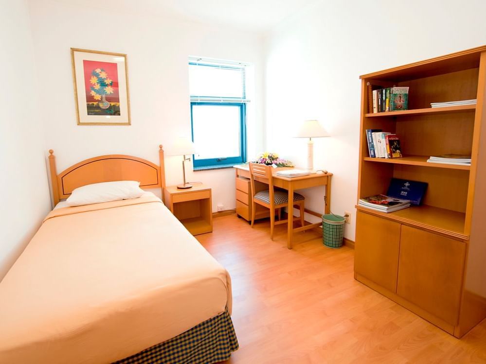 One Bed Room Apartment with single bed at Hanoi Daewoo Hotel