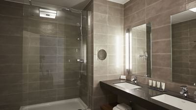 Salle de douche de nos chambres privilège au ForgesHotel
