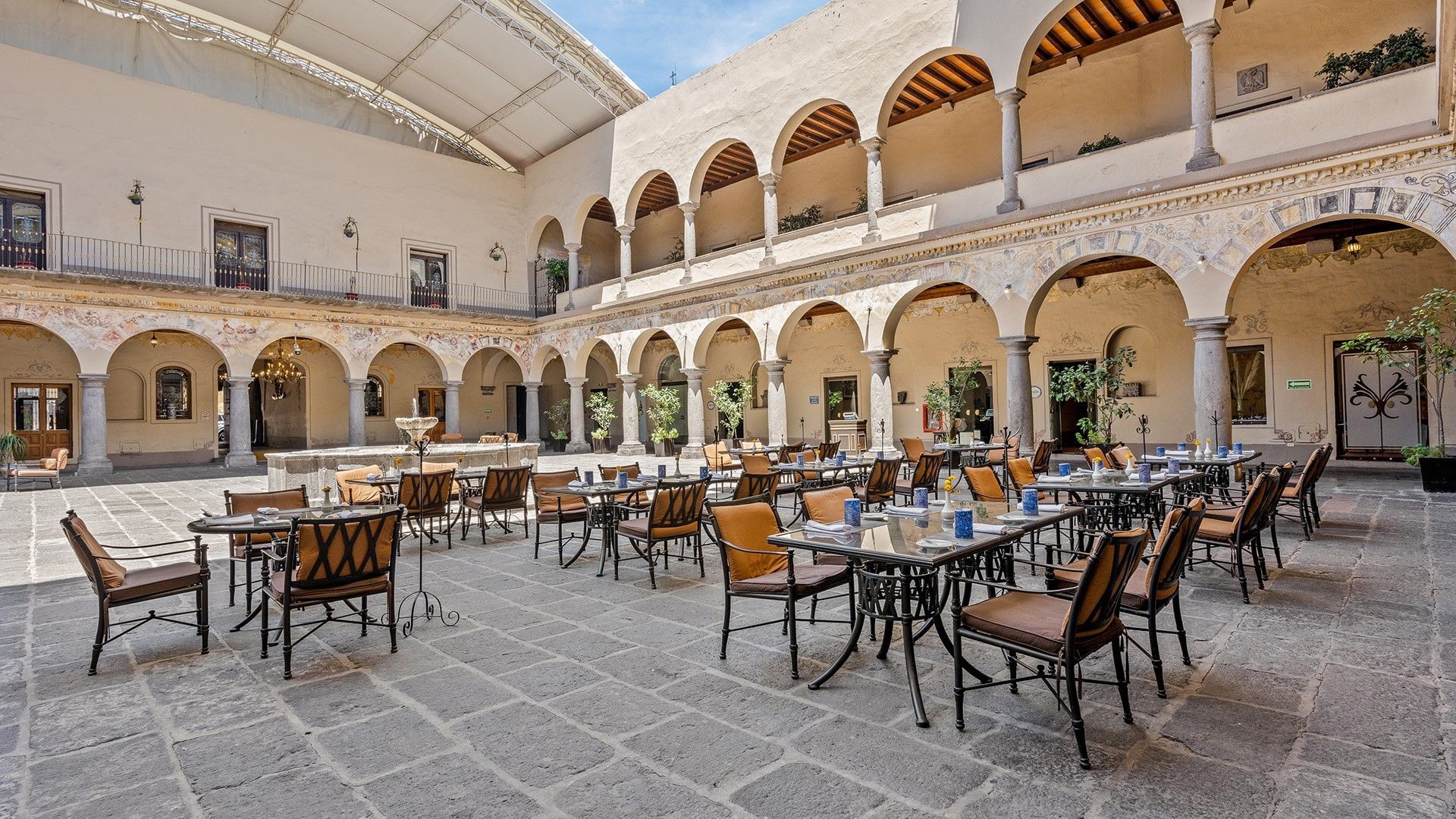 Nos encant&oacute; alojarnos en este excepcional hotel.
 by  