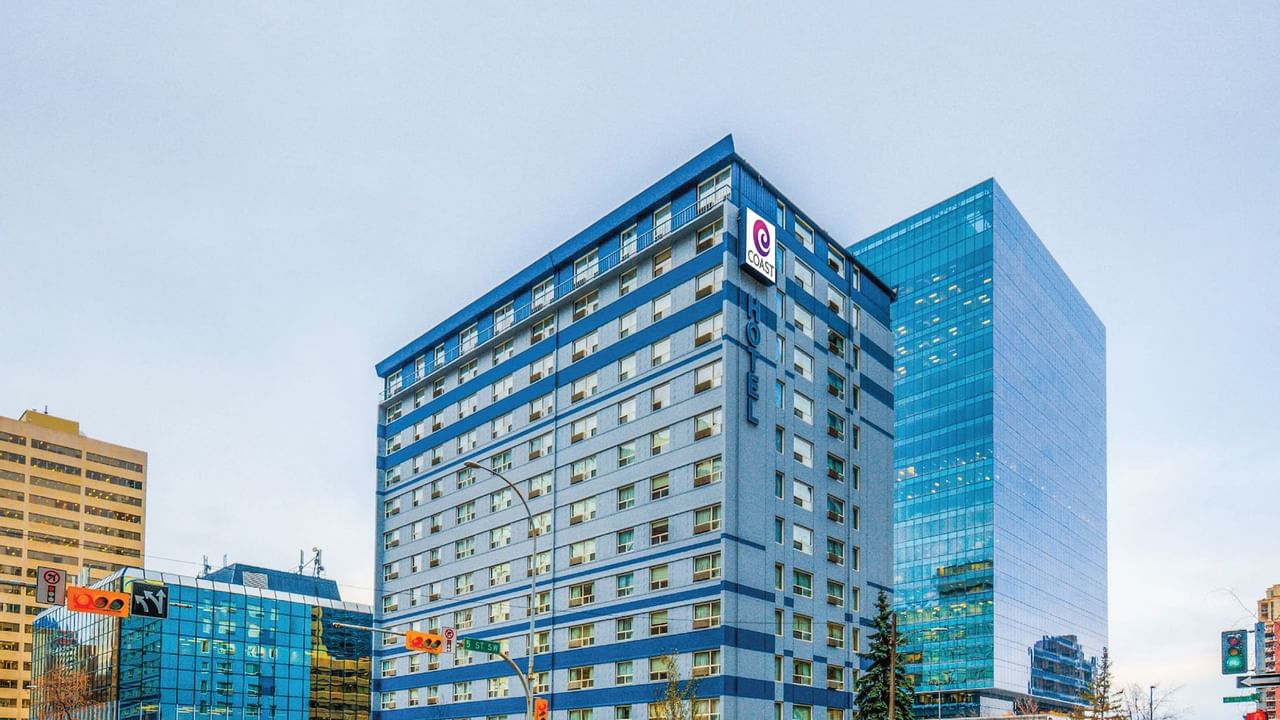 Coast Calgary Downtown Hotel & Suites by APA