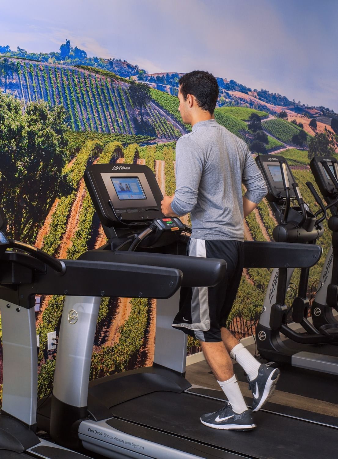 Lorem ipsum Man running on treadmill