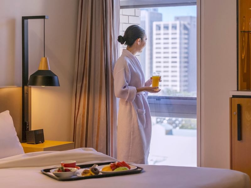 Deluxe Corner Queen room at Mercure Brisbane King George Square