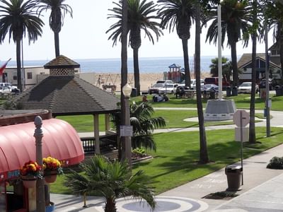 beach across from balboa inn