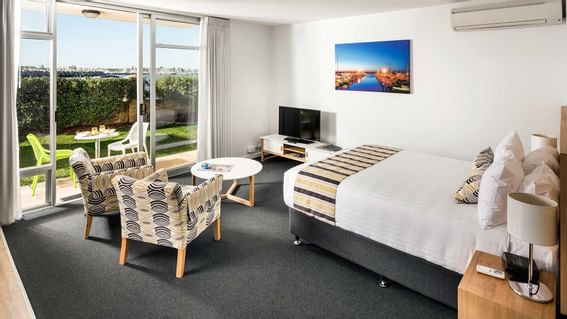 Bedroom with one bed in an apartment at Be Fremantle