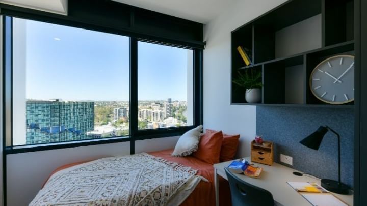 UniLodge Toowong - Studio Apartment