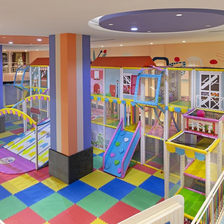 Tini Kids Club – Titanic Deluxe Golf Belek’te Kapalı Çocuk Oyun Alanı