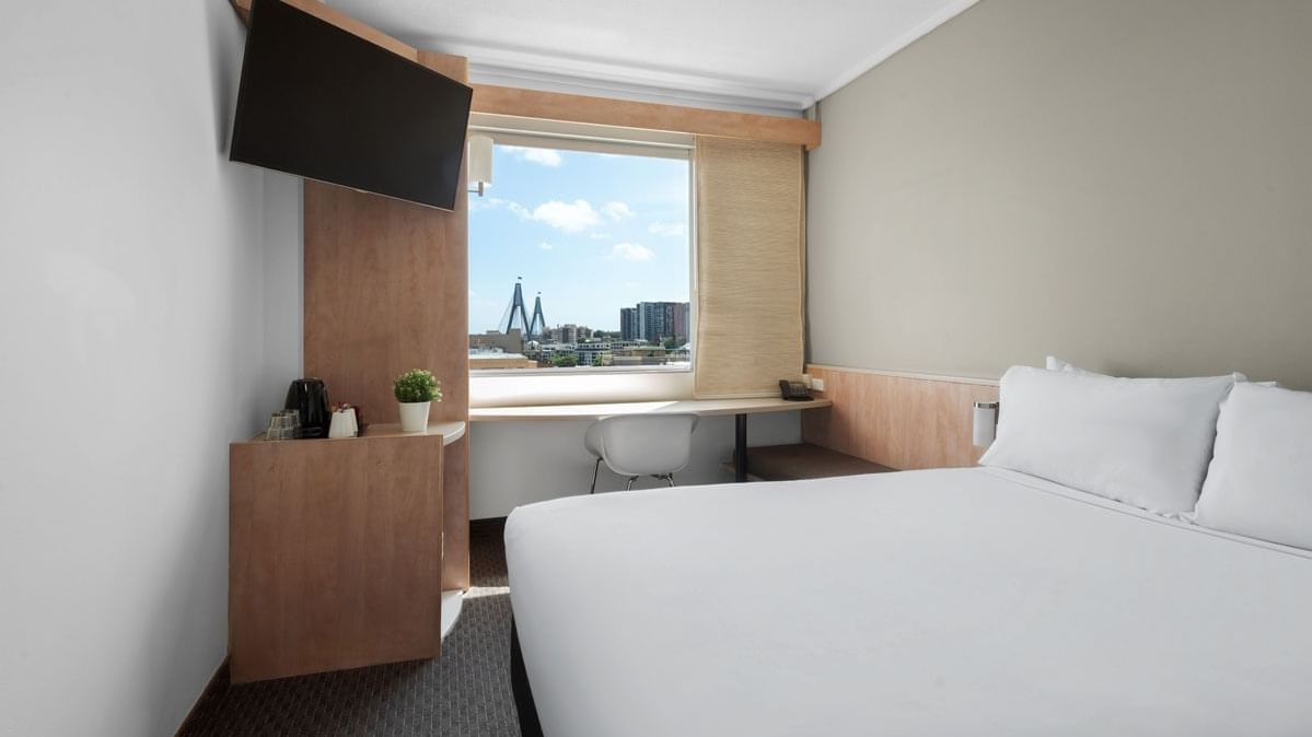 Standard Room, 1 Queen Bed
