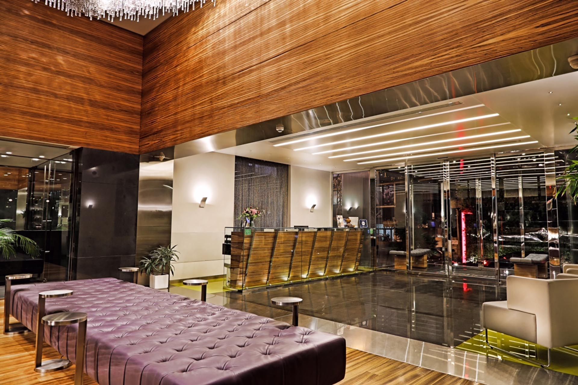 Lobby at Warwick Stone 55