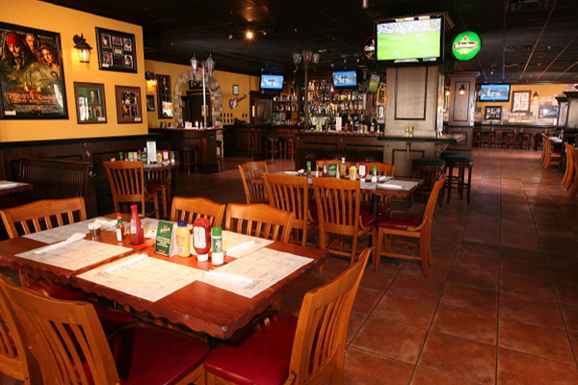Dining area of Frankie Farrell’s Irish Pub & Grille at Lake Buena Vista Resort Village & Spa
