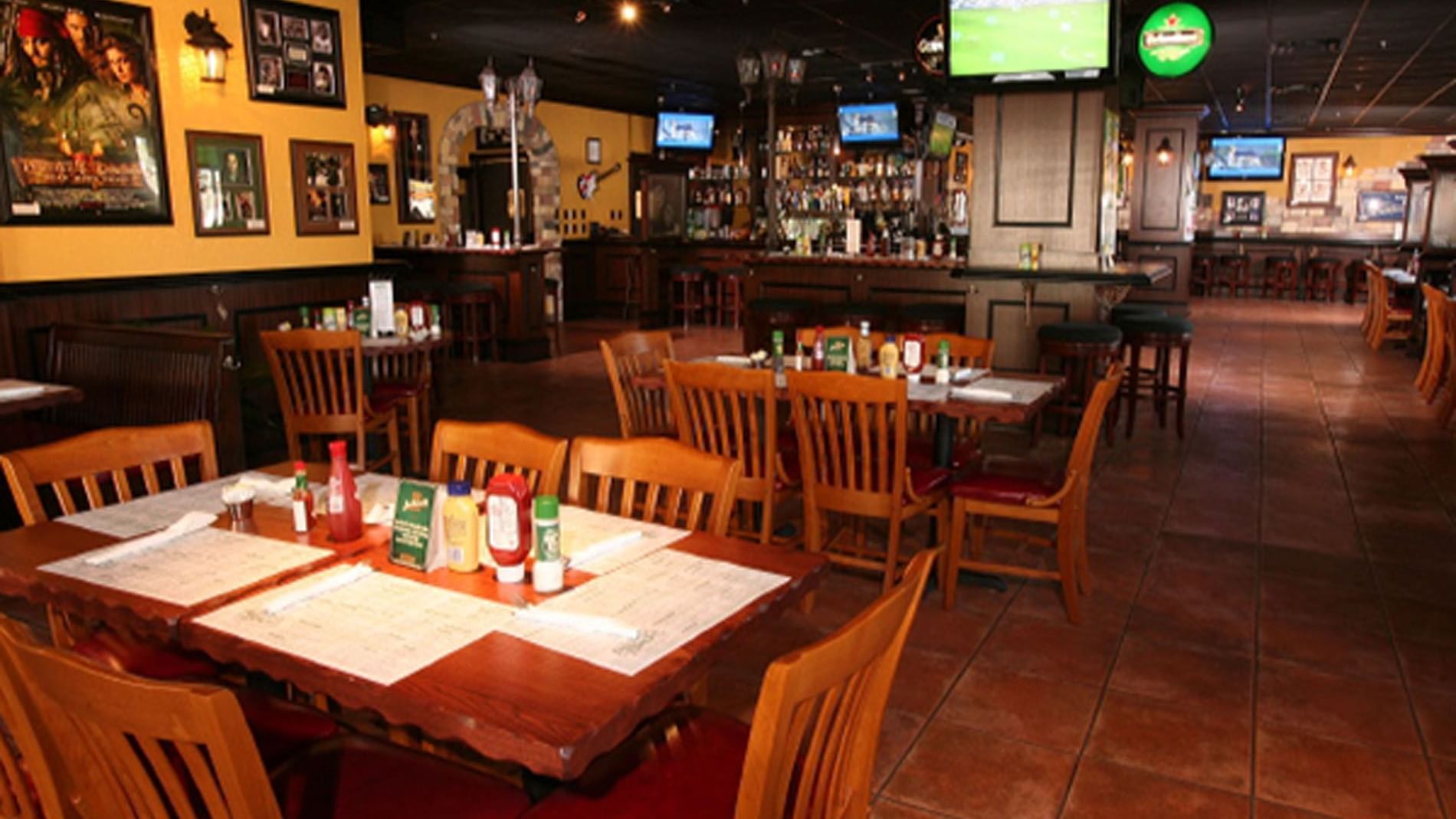 Dining area of Frankie Farrell’s Irish Pub & Grille at Lake Buena Vista Resort Village & Spa