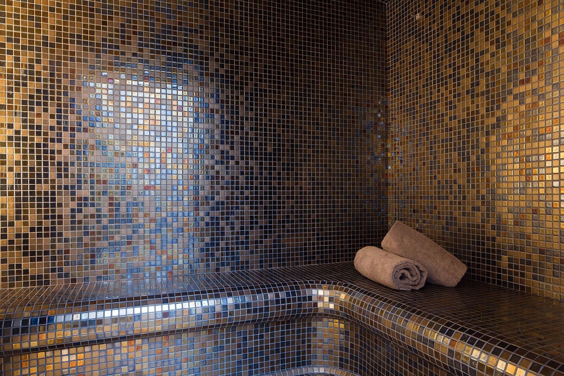 Intérieur du hammam à l'Oceania L'Univers Tours