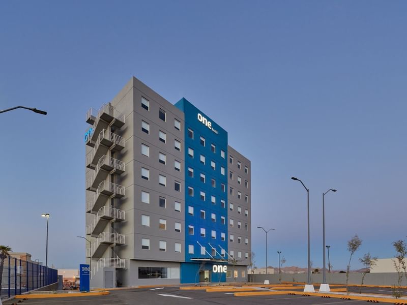 Distance view of the parking at One Chihuaha Norte