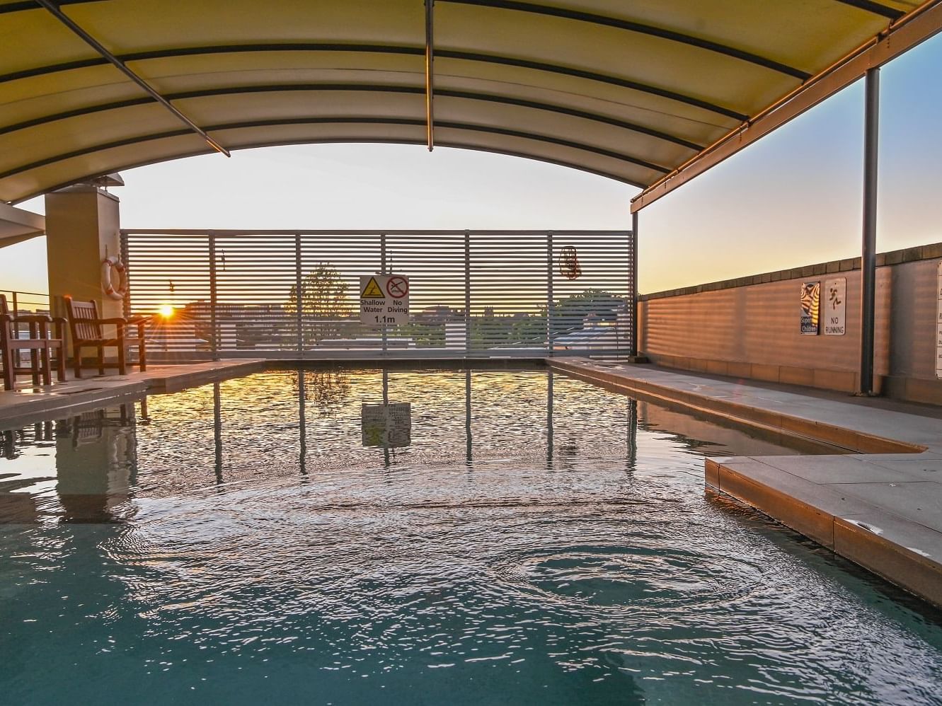 Rooftop swimming pool area at Nesuto Chippendale Apartment Hotel