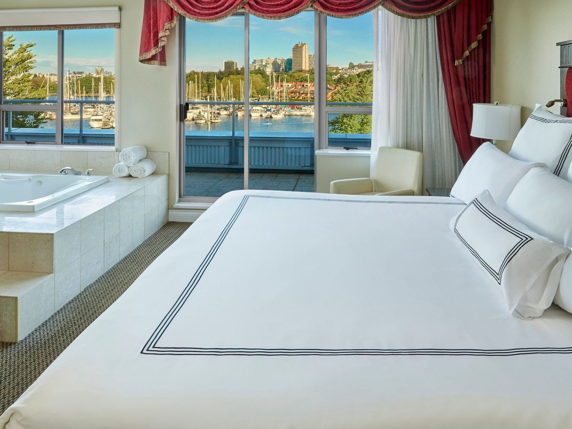boutique hotel in Vancouver - suite with waterfront view