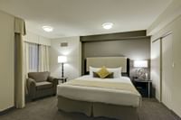 Coast Kamloops Hotel & Conference Centre Premium King Room - 3