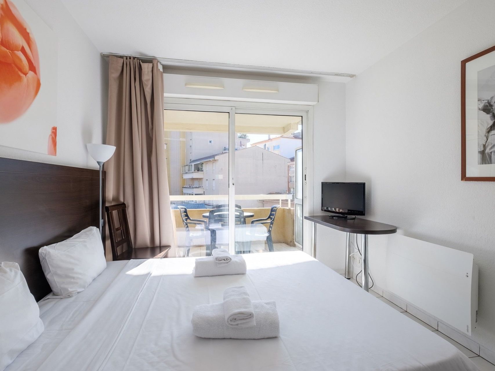 Studio 4 Guests at ResidHotel Cannes Festival