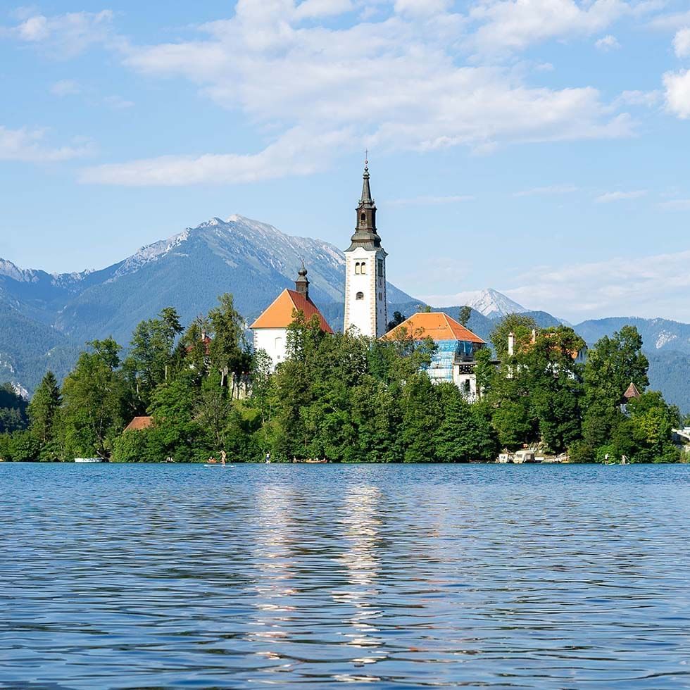 Maria Worth Church by a lake near Falkensteiner Hotels