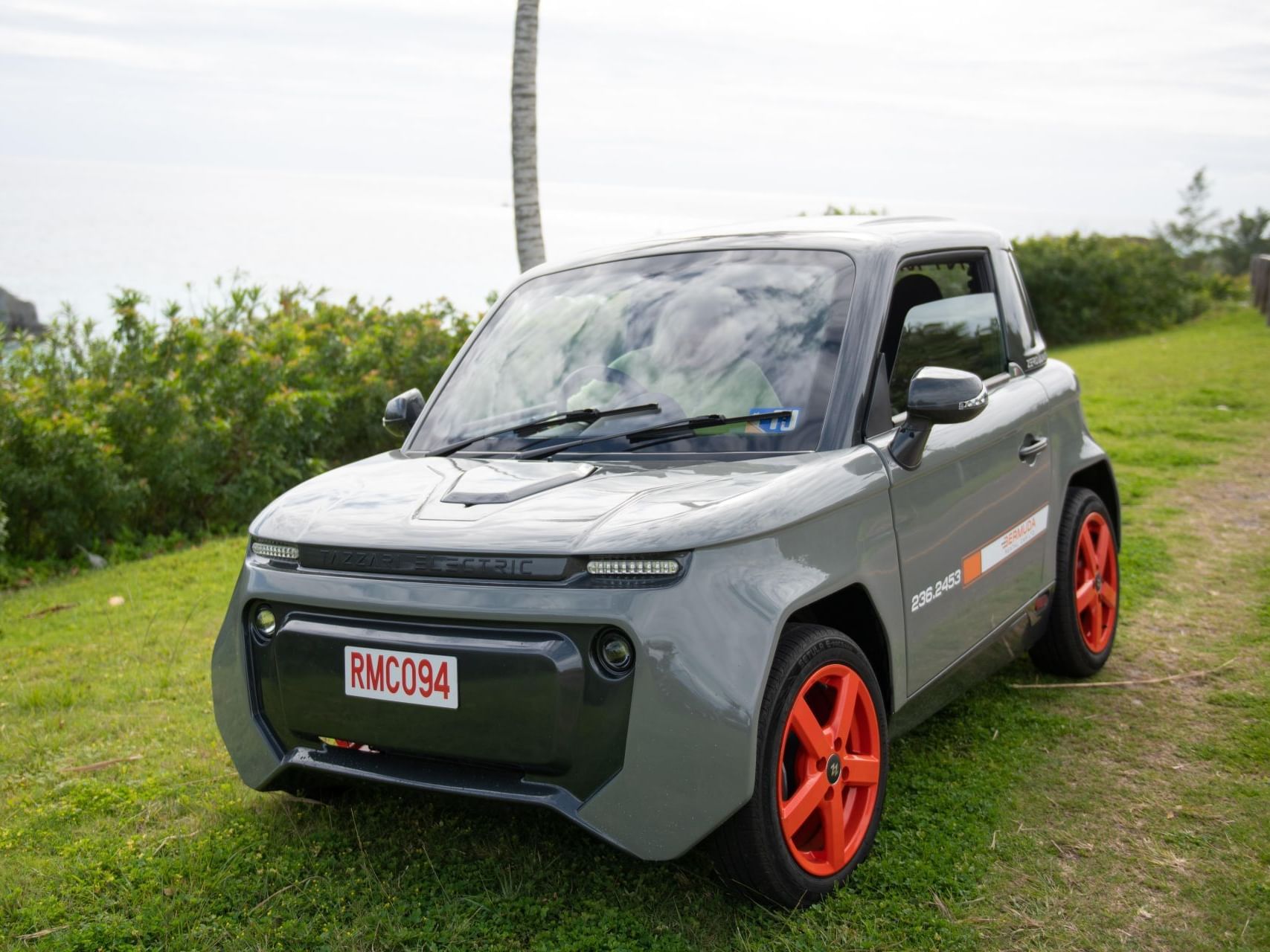 An Electric car on a pathway at St George's Club Bermuda Hotel
