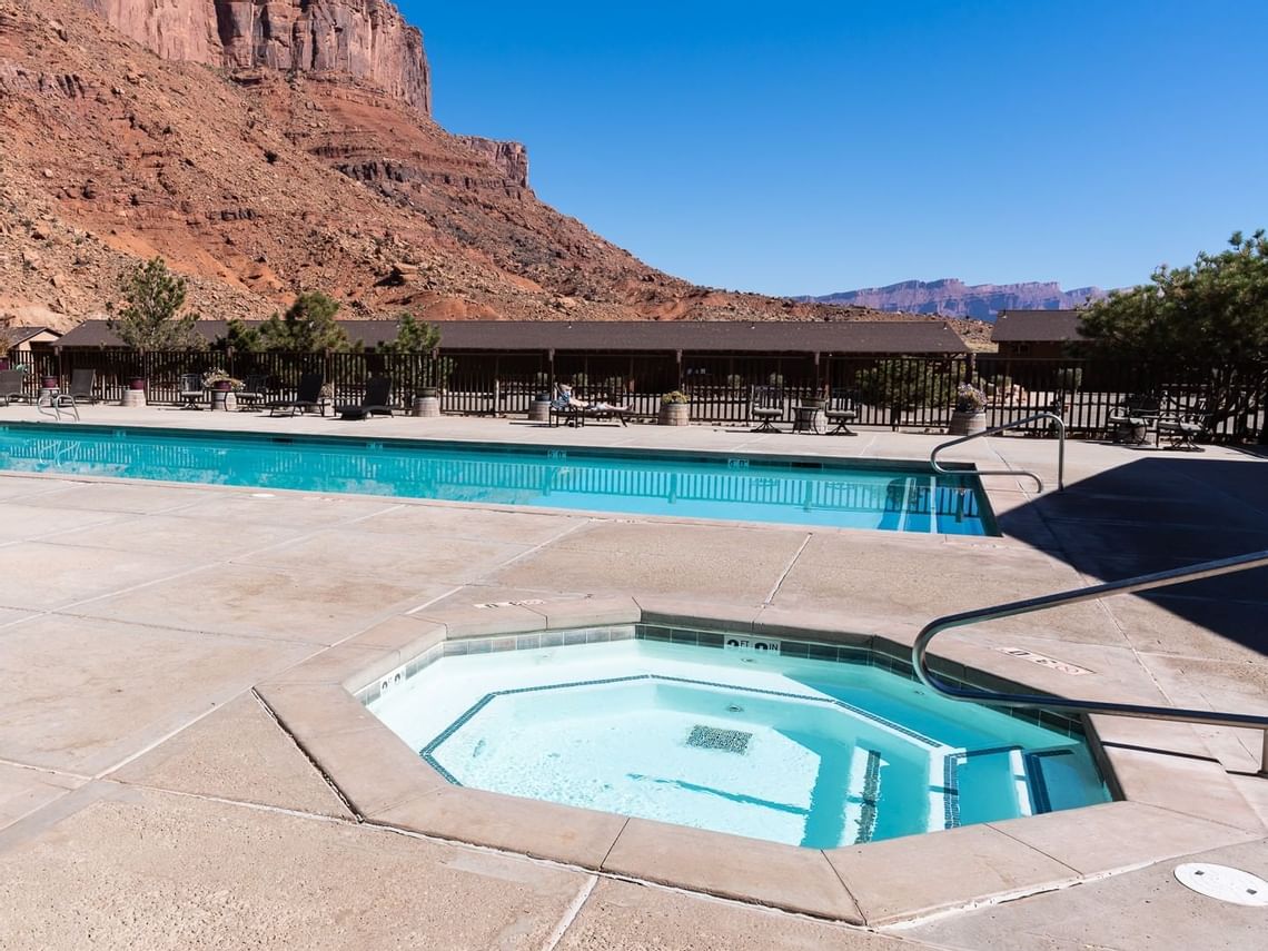 Pool and Hot Tub - Red Cliffs Lodge