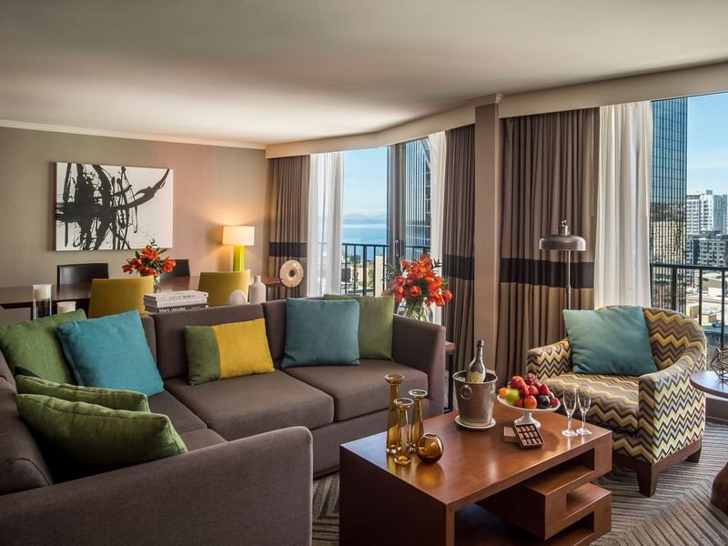 Livingroom with sofas in Queen Anne Suite at Warwick Seattle