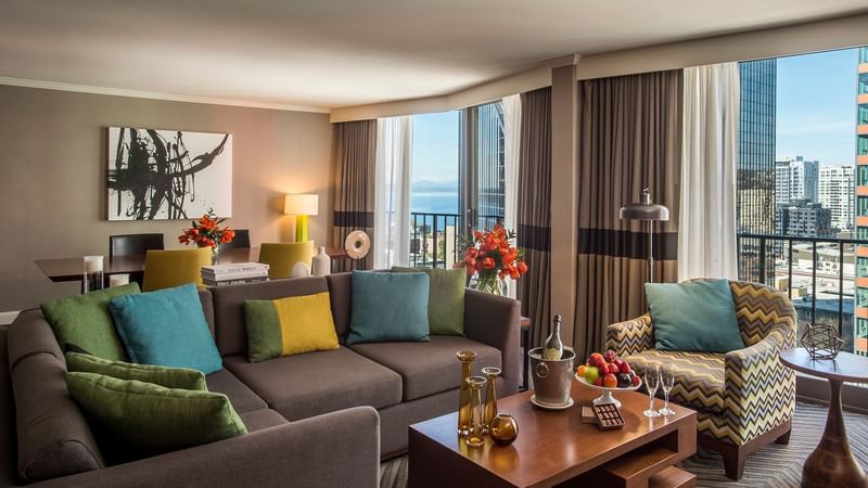 Living room in Queen Anne Suite at Warwick Seattle