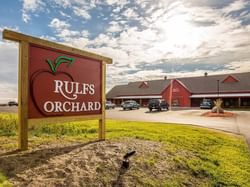 Entrance with a sign board of Rulfs Orchard near High Peaks