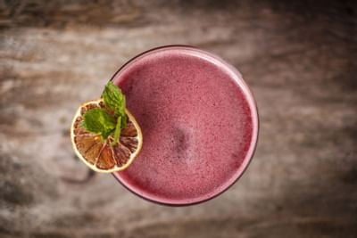 Close up of a fresh drink at El Blok Hotel