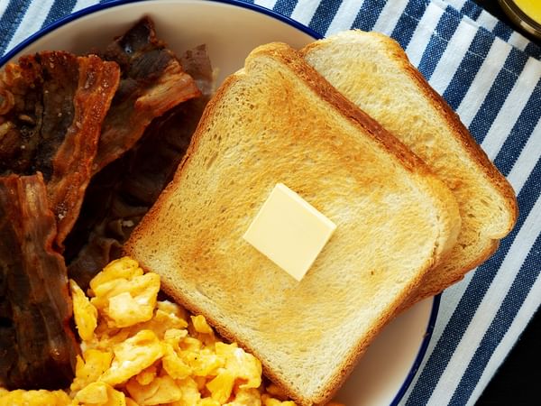 scrambled egg breakfast