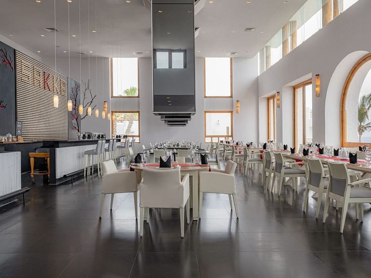 Interior del restaurante Sakke en el Marquis Los Cabos Resort & Spa en San José del Cabo.