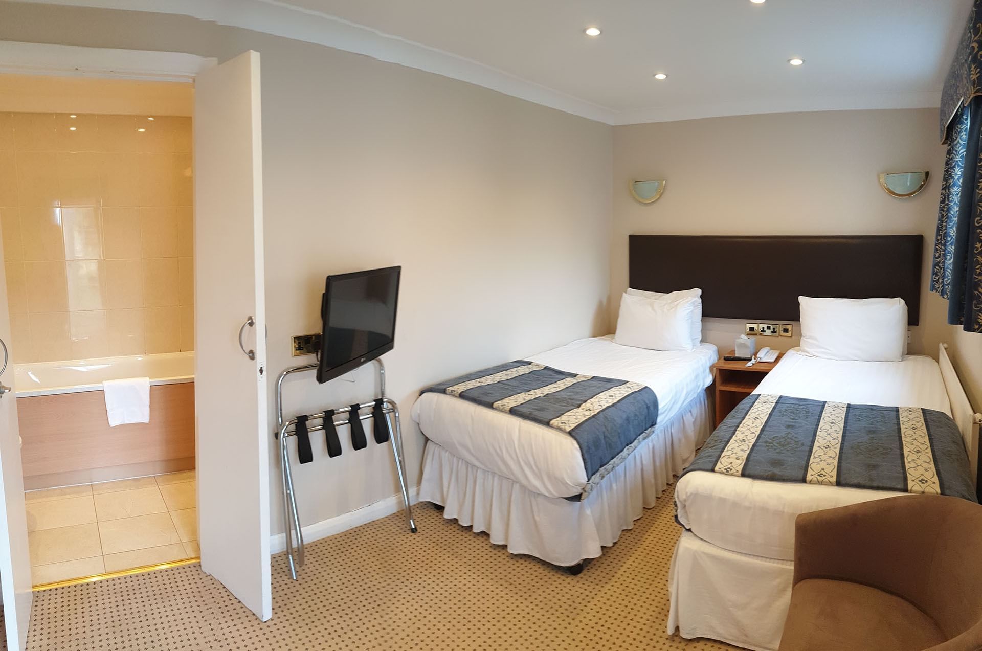 Standard Twin Room at The Barn Hotel, Ruislip